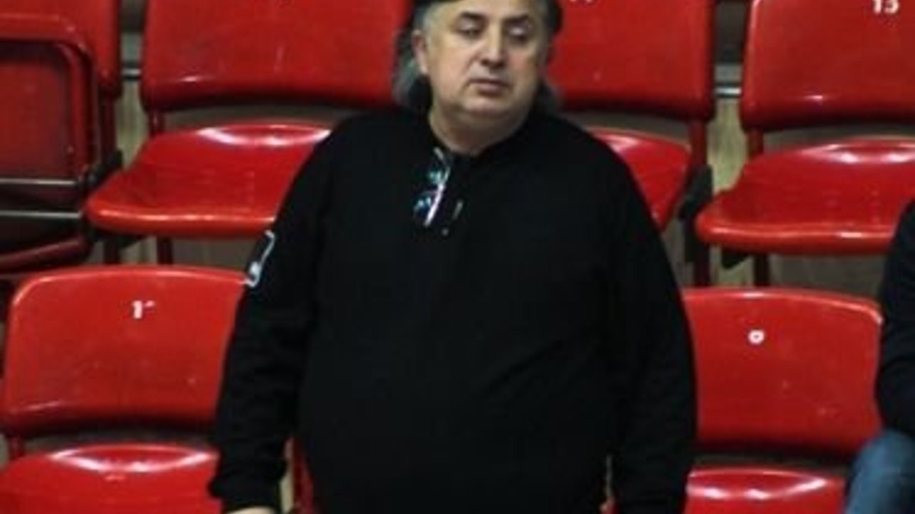 Adanaspor Kulübü Başkanı Tevriz Dura oyuncularına kızıp istifa etti