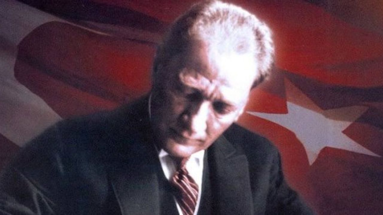 ALIN SİZE 10 NUMARA ATATÜRK YORUMU!!!!!