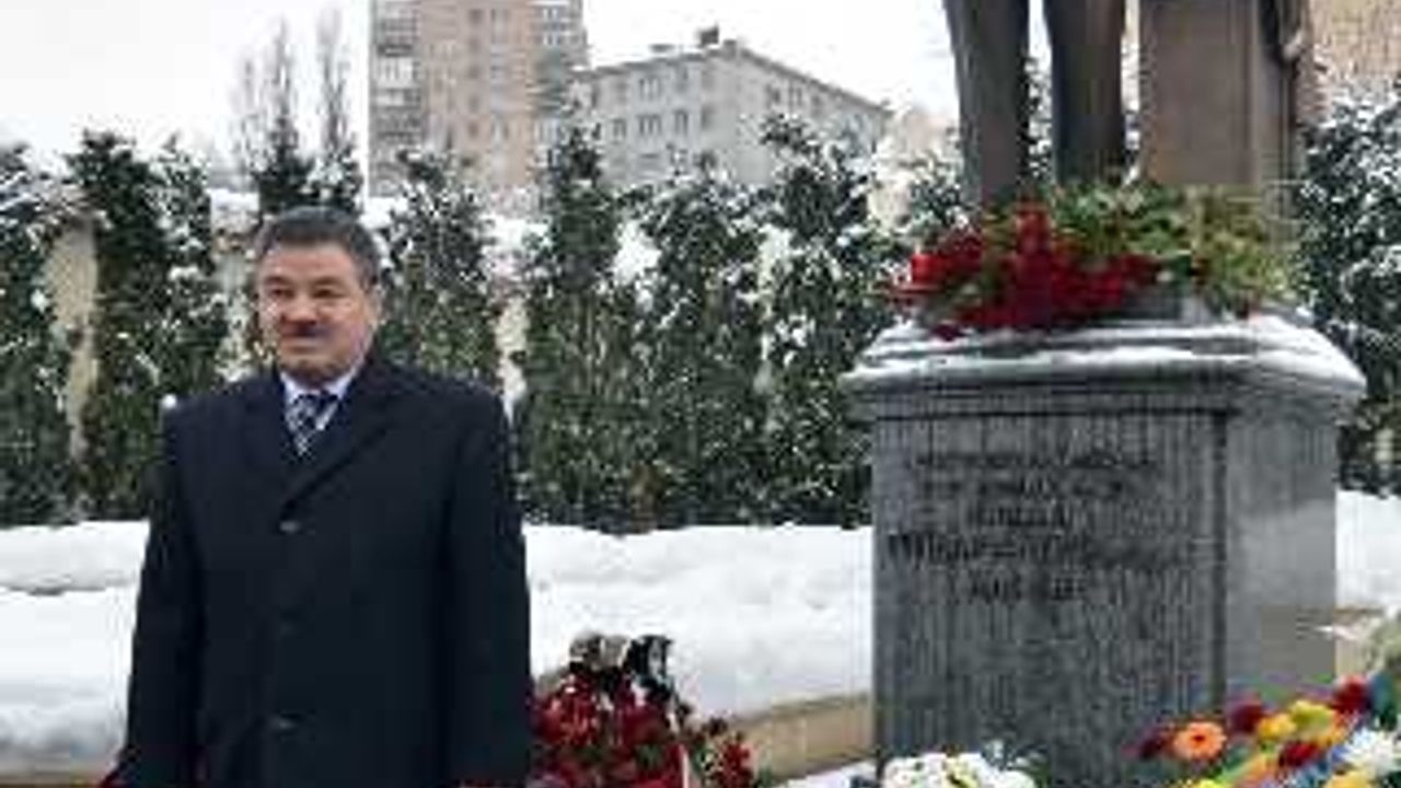 Aliyev, Kiev’de anıldı