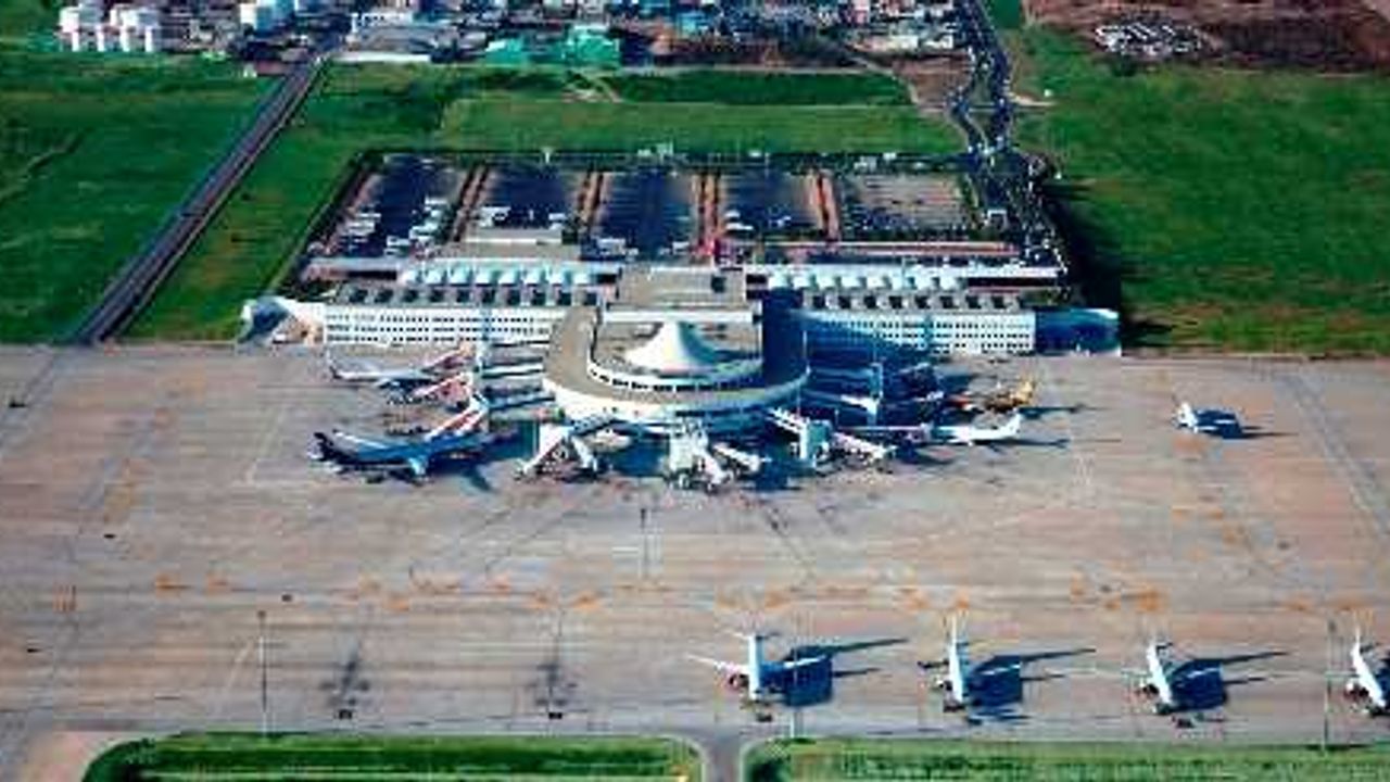 Antalya Havalimanı'nın iç hat yolcu trafiği yüzde 10 arttı