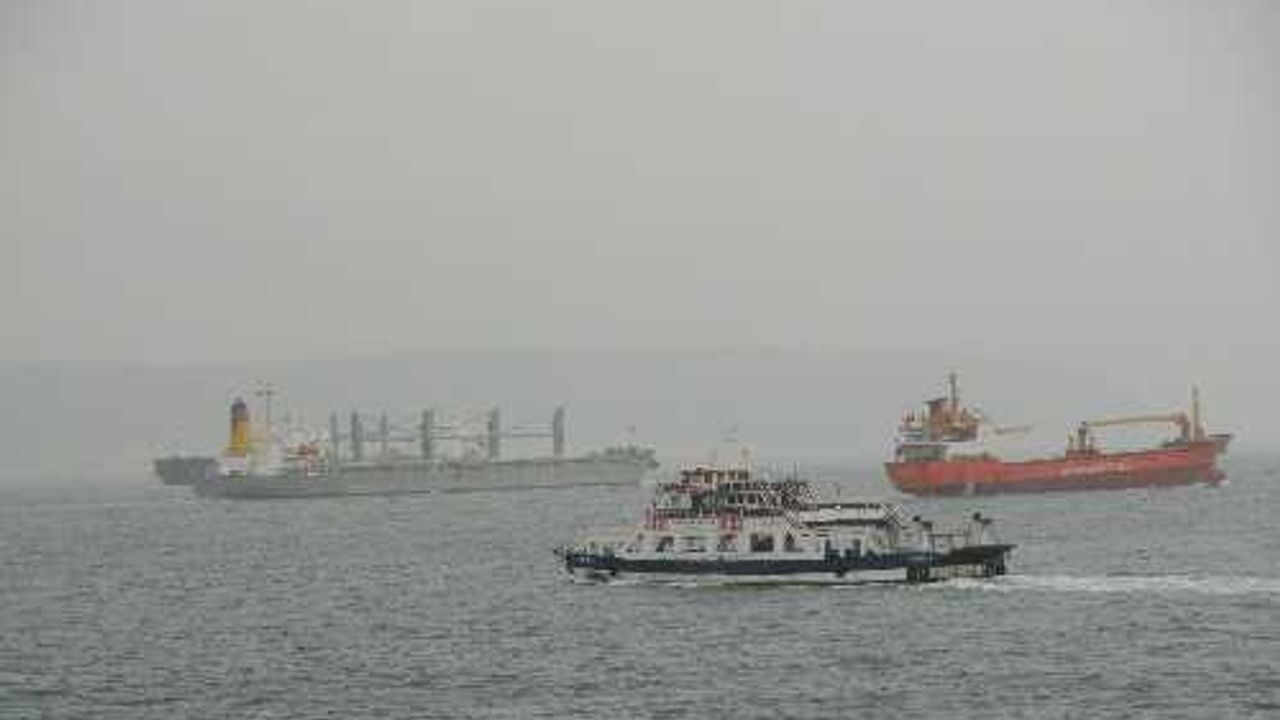 Çanakkale’de fırtına sebebiyle feribot seferleri iptal edildi