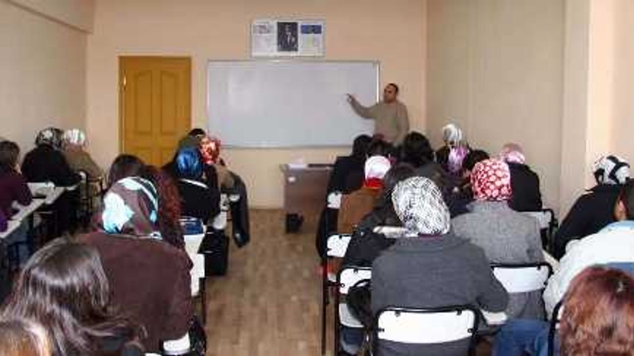 Elazığ Belediyesi 7 yılda 7 bin kişiyi eğitimden geçirdi