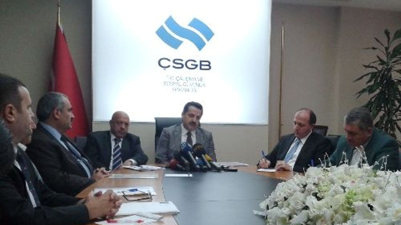 Faruk Çelik: Bayrama, kamu toplu iş sözleşmesini çözmüş olarak girmek istiyoruz