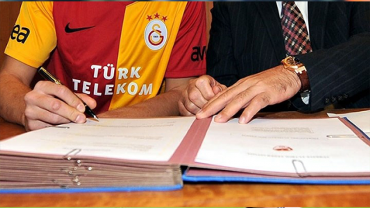 Galatasaray'da Erkan Zengin şoku