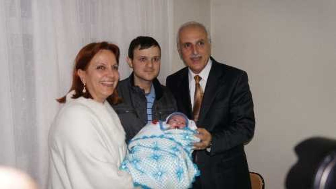 İstanbul'da yeni yılın ilk bebeği Ümraniye’de dünyaya geldi