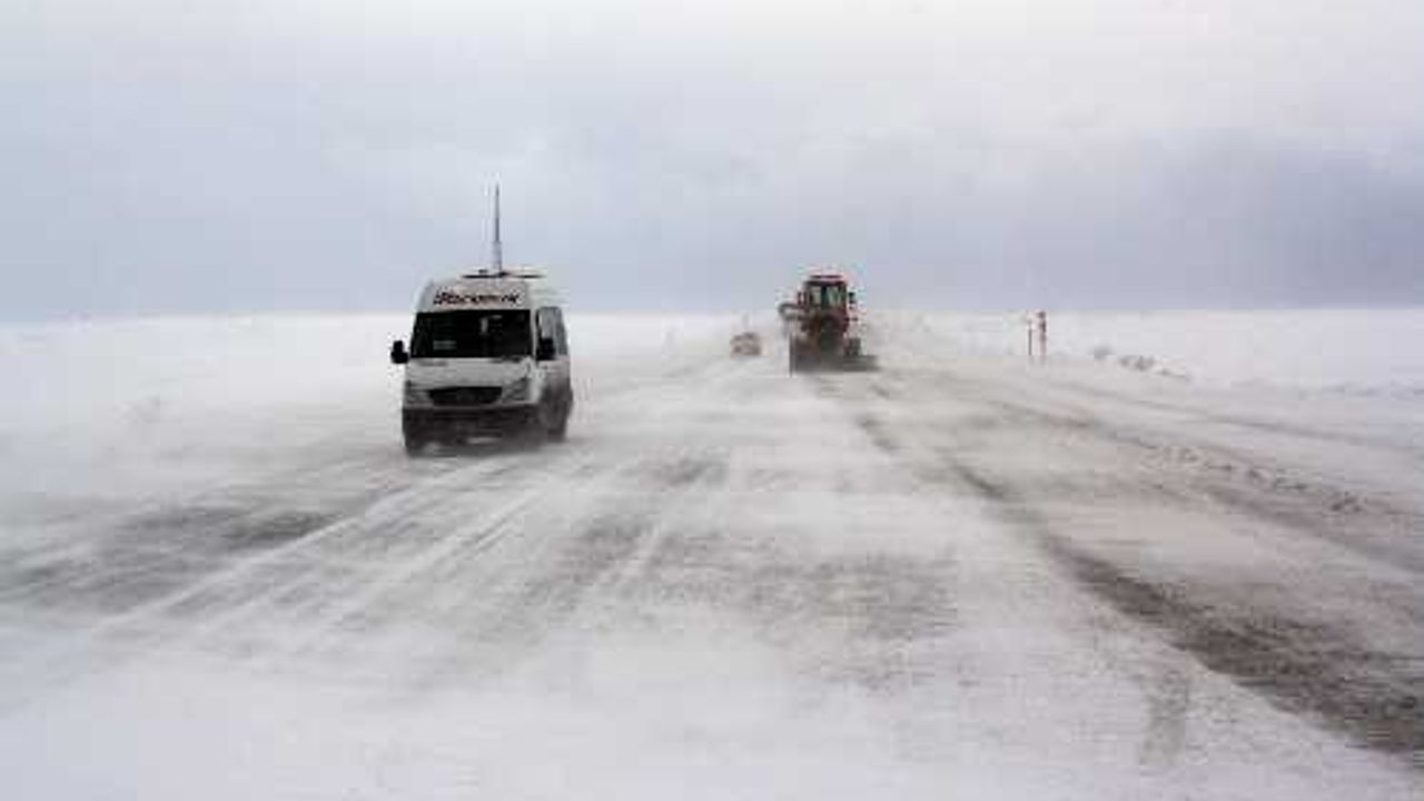Kars’ta 109 köy yolu ulaşıma kapandı