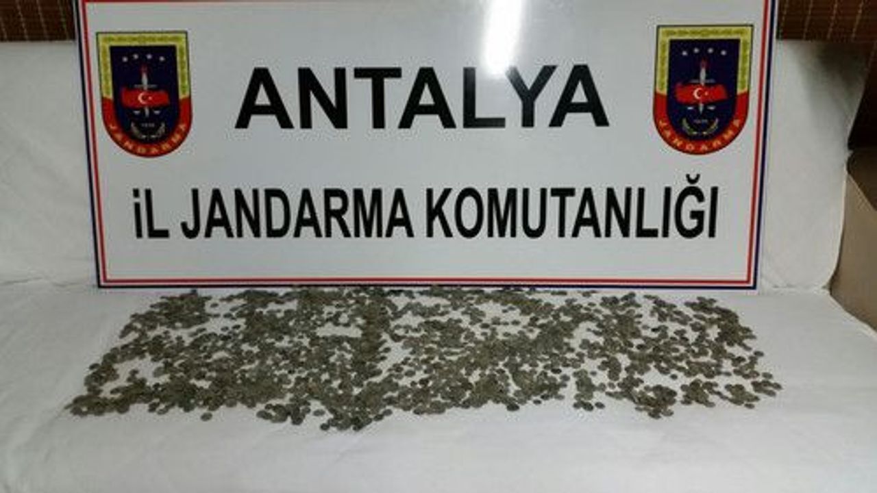 Manavgat'ta Likya ve Roma dönemine ait 2 bin 246 sikke ele geçirildi