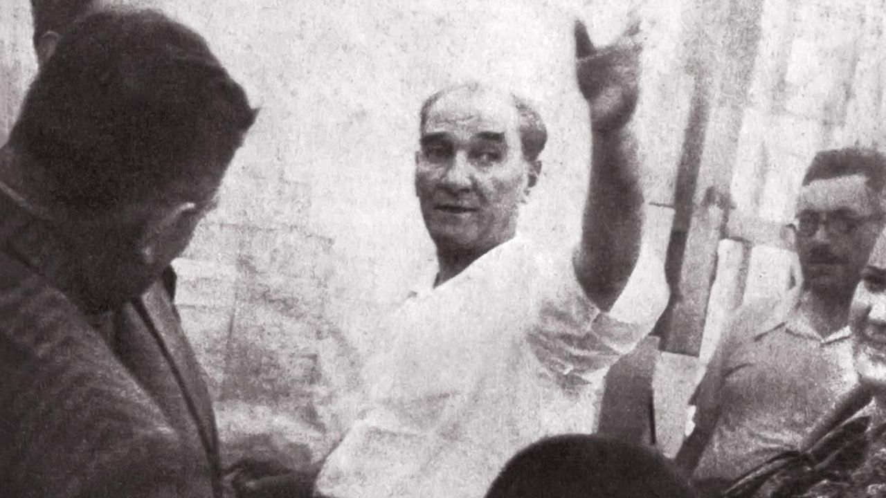 Atatürk tüm İngiliz belgelerinde bozkurt diye raporlanmıştır!