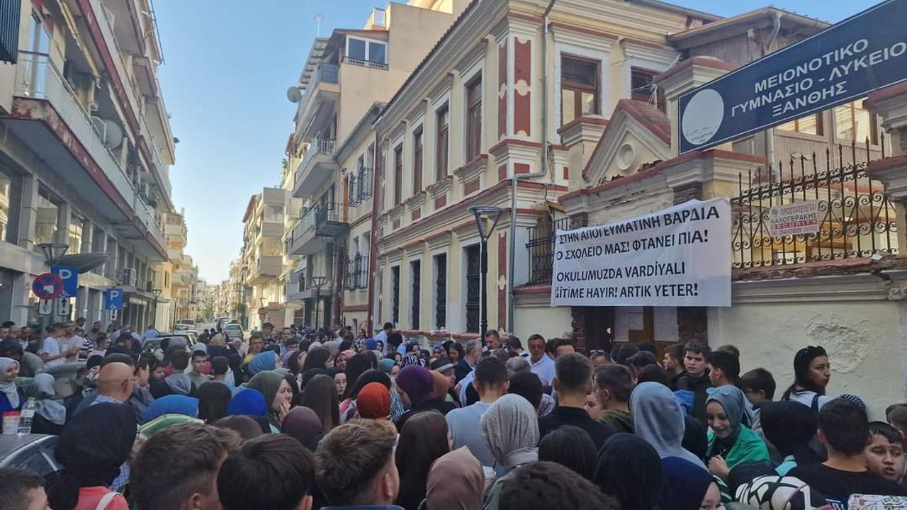 Batı Trakya Türkleri'nin Yunanistan’ın eğitim hakkını ihlal etmesi protestoları sürdürüyor