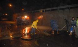 Adıyaman Belediyesi ekipleri sel sonrası temizlik çalışmalarını sürdürüyor