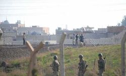 Suriye Ordusundan 28 Asker Türkiye'ye Sığındı