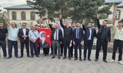 Erzurumlulardan, Erzurum Kongresi Binasının Önünden 'Süreç' Tepkisi