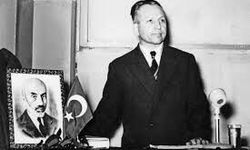 Mehmet Akif’in Mısralaştırdığı Sosyoloji: Din Adamı Eleştirisi ve Nurettin Topçu Yorumu