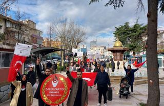 Zafer Partisi Ümraniye İlçe Teşkilatı şehit olan altı askerimiz için yürüyüş..