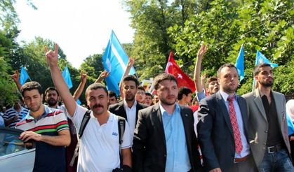 Ülkü Ocakları Çin'i Protesto Etti !