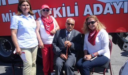 SABRİ ŞENEL'E YOĞUN İLGİ