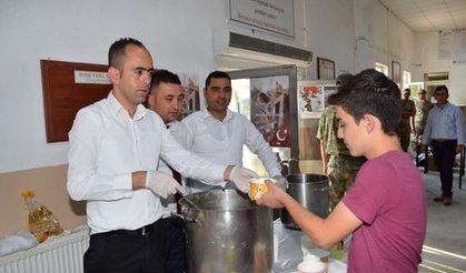 Asker ailelerine sıcak çorba ikram edildi