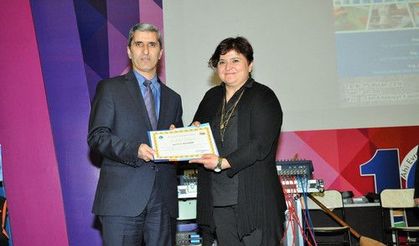 Dünya Sanat Günü panel, konser ve sergi ile kutlandı