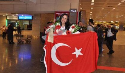 İrem Karamete eskrimde olimpiyat yolcusu