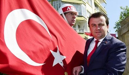 İstiklal madalyası Türk bayrağına 91. kez takıldı