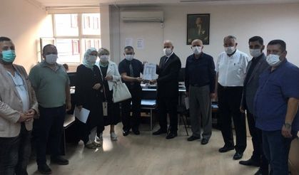 MİLLİYETÇİ HAREKET PARTİSİNİN 13. OLAĞAN SAMSUN İL KONGRESİNDE İL BAŞKANLIĞINA SEÇİLEN ABDULLAH KARAPIÇAK VE YÖNETİMİ MAZBATASINI ALDI