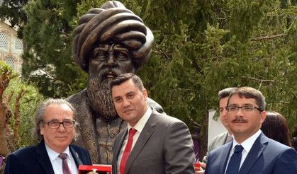 Mimar Sinan'ın Ege'deki tek eserinin girişine büstü yapıldı