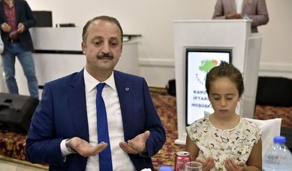 Öksüz ve yetimler için iftar