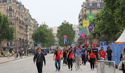 Paris'te güvenlik önlemleri yoğunlaştı