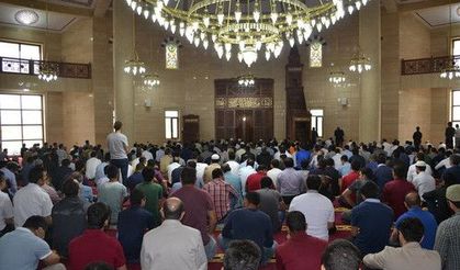 Siirt Üniversitesi'nin camisi cuma namazı ile ibadete açıldı