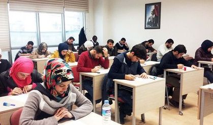 Suriyeli öğrenciler ÇUÖS’e ücretsiz girebilecek