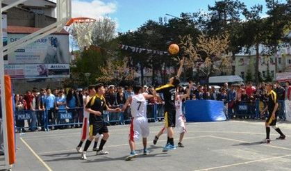 Tatvan’da 'Gençlik Haftası' etkinlikleri başladı