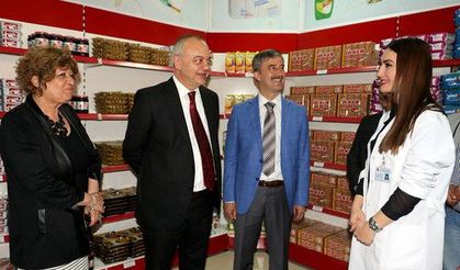 Turgutlu’da ihtiyaç sahibi vatandaşlar için gıda bankası açıldı