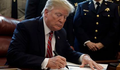 Trump, İngilizceyi ülkenin resmi dili yapan kararnameyi imzaladı