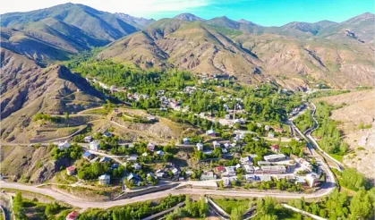 Gümüşhane’de Arzularkabaköy Beldesi’nin Adı "Bahçeli" Oldu