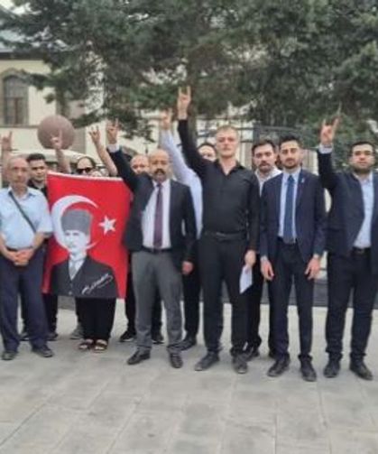 Erzurumlulardan, Erzurum Kongresi Binasının Önünden 'Süreç' Tepkisi