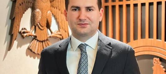 Aydın, toplumun vicdanıdır