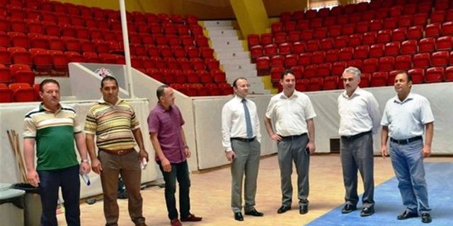 Adana'da Menderes Spor Salonu bakıma alındı