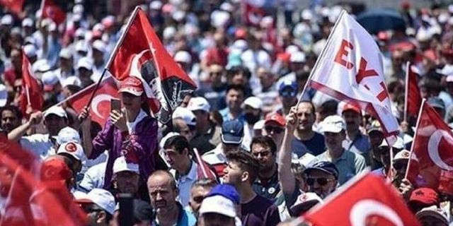EYT yasalaştı! 2 milyon 250 bin kişiye emeklilik yolu açıldı