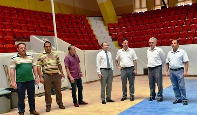 Adana'da Menderes Spor Salonu bakıma alındı