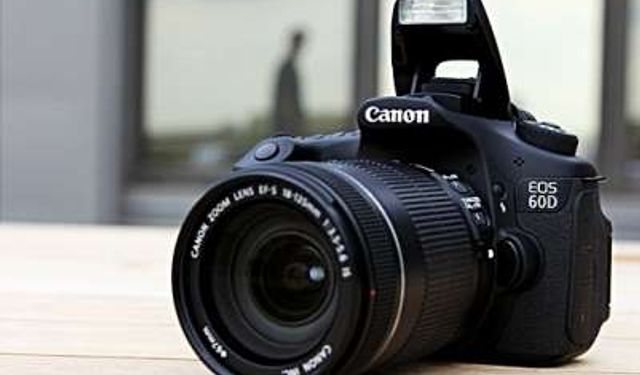 Canon'un yeni gözdesi EOS 60D