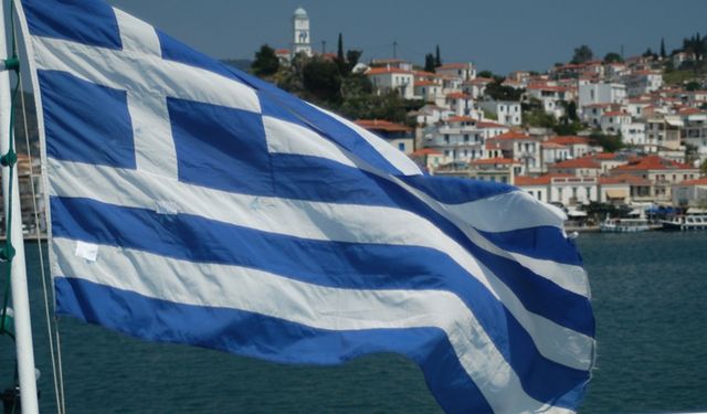 Ege adalarını silahlandıran Atina, Müslüman Türk azınlığa baskı uyguluyor