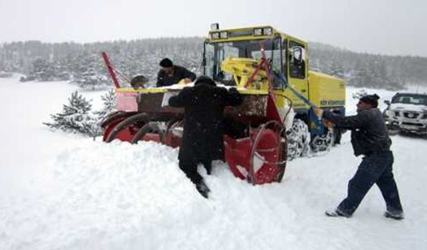Ankara'da kar mücadelesine başladı