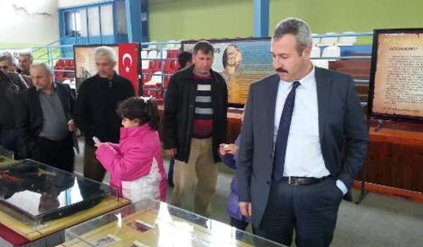 MHP'liler, Çanakkale Savaş Malzemeleri Müze'sini ziyaret etti