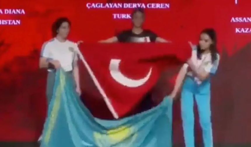 Türk bayrağıyla Kazaklara öyle bir ders verdi ki!