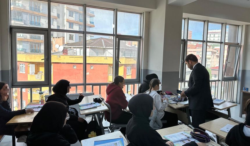 Ümraniye Ülkü ocakları’ndan eğitime destek